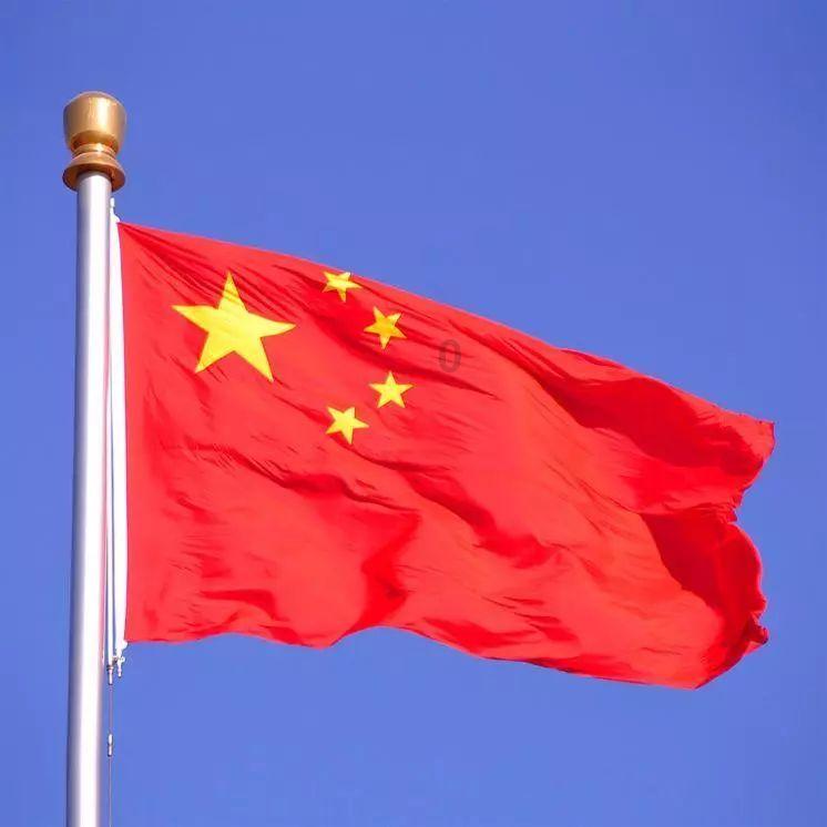 时尚芭比做美甲