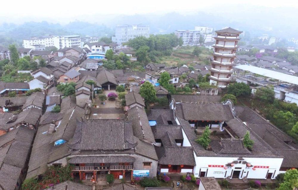 辽宁一银行两小时办4个人业务？ 市民质疑工作人员办事速度，银行回应：业务较复杂正优化