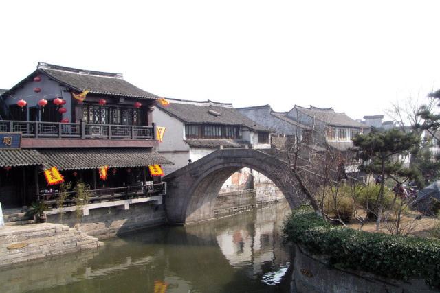 全网最恩爱夫妻官宣离婚,冲上热搜第一,网友炸了:不能接受!